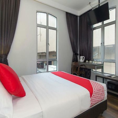 Oyo 127 The Reeds Hotel Kuala Lumpur Exterior photo