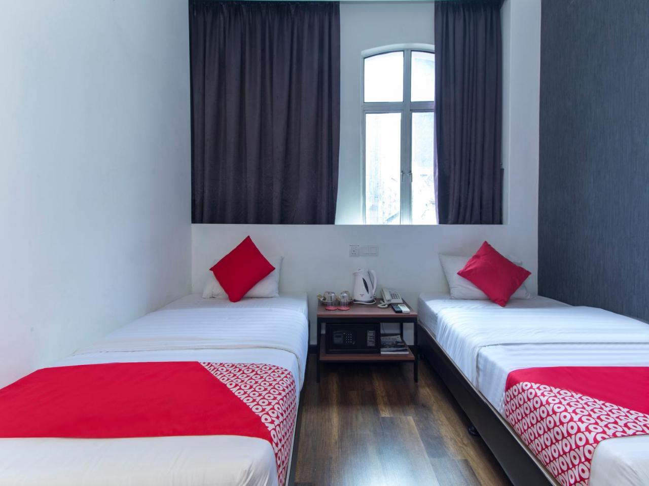Oyo 127 The Reeds Hotel Kuala Lumpur Exterior photo