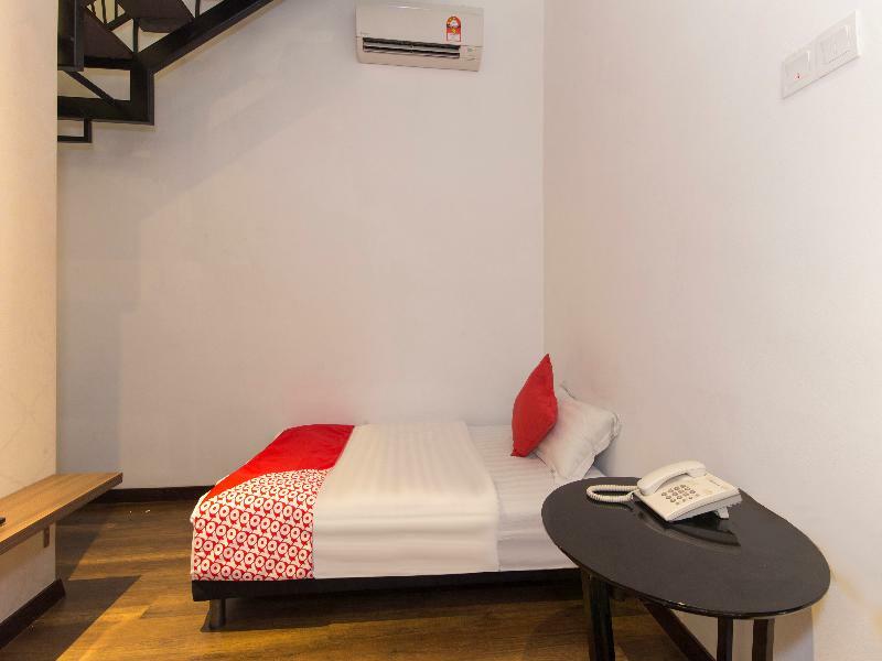Oyo 127 The Reeds Hotel Kuala Lumpur Exterior photo